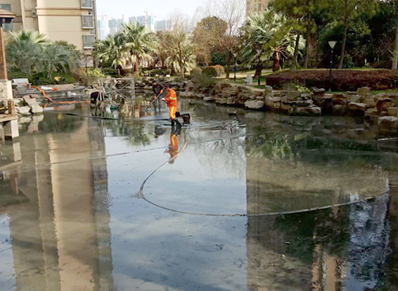 翁牛特景观池淤泥清理