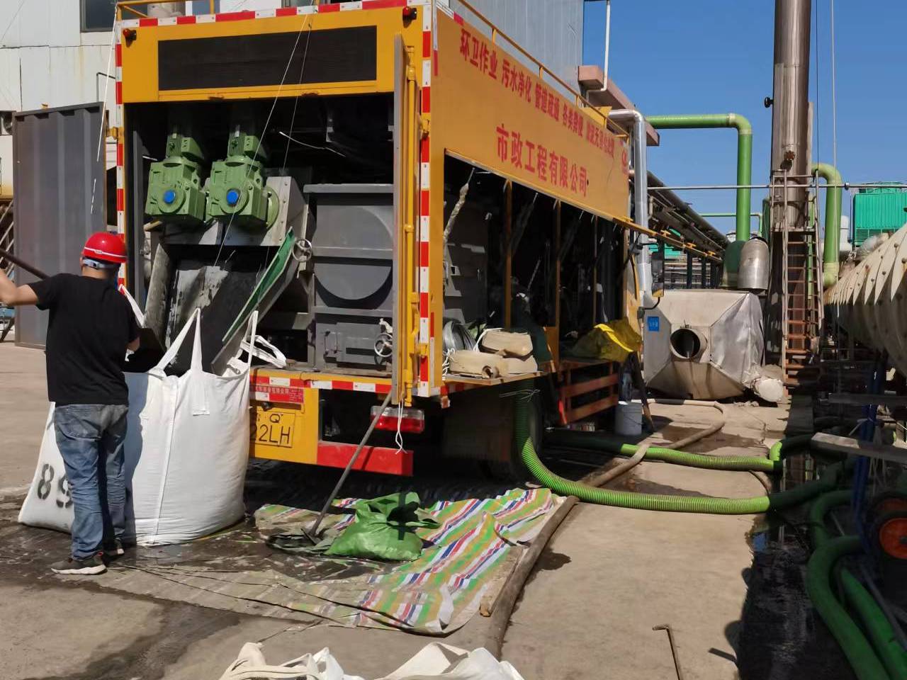 翁牛特淤泥压干处理